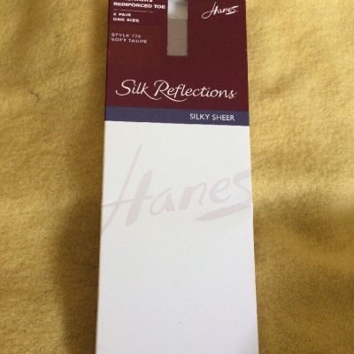 Hanes silk reflections knee highs Soft Taupe One Size T4