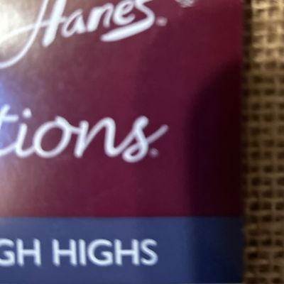 Hanes Women’s Silk Reflections Thigh-High Stockings Shr Toe 720 EF Little Color