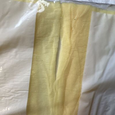 Lis-Mar Ultra Sheer Nylon Pantyhose Yellow One  Size USA NEW Vintage Fairy Kei