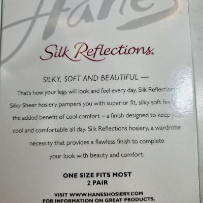 4 Pairs Hanes #775 Silk Reflections Silky Sheer Knee High Natural Nylons