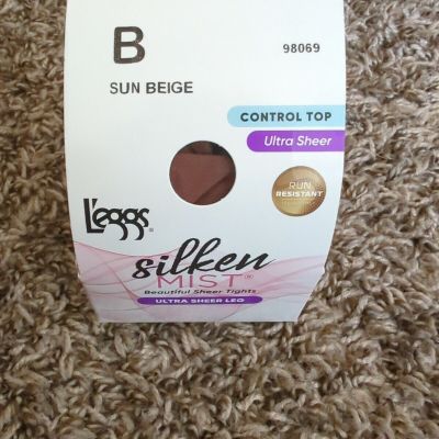 Leggs Silken Mist Control Top Size B Sun Beige Pantyhose Ultra Sheer 98069