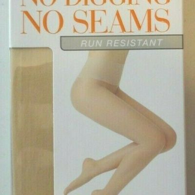 Warner's No Digging No Seams Sheer Nude Pantyhose, Run Resistant, M (2 pairs)