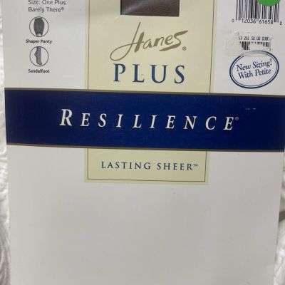 (138)  Hanes Plus resilience pantyhose Style 00P18 One plus Barely There