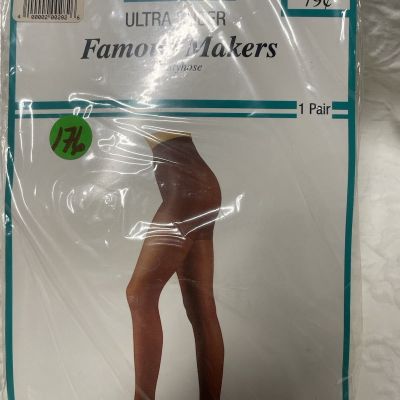 (176)  Famous Makers Ultra Sheer style 885 white medium Slightly imperfect USA