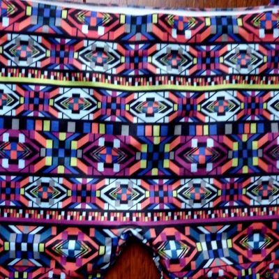 Juniors' Bright Tribal Geometric Super Soft Leggings - S 3/5 No Boundaries
