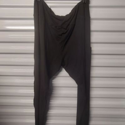 Black High waist Leggings Womand Size 4X W/ Cellphone Pocket NWT By rue21