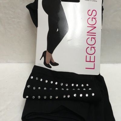LEGGINGS WITH A BLING ON THE BOTTOM SIZE (A/B) M/L COLOR BLACK  NEW IN PACKAGE
