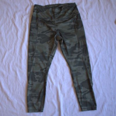 Reebok Leggings Womens size Large green woodland camo green camo workout pants