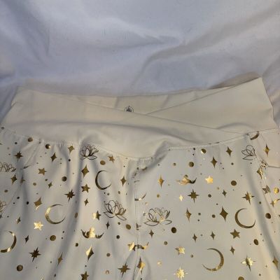 NWT Disney Women’s Sz 1x Gold Metallic Stirrup Leggings