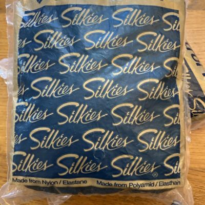 Silkies Control Top Pantyhose Jet Black Nylons X-Large Queen 070508 USA 2 Pair