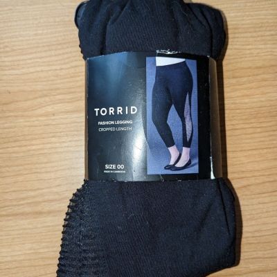 Torrid NWT Size 00 M/L Black Fashion Cropped Leggings
