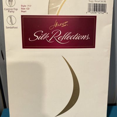 Hanes Silk Reflections SILKY SHEER Sz CD- PEARL Control Top Sandalfoot Pantyhose