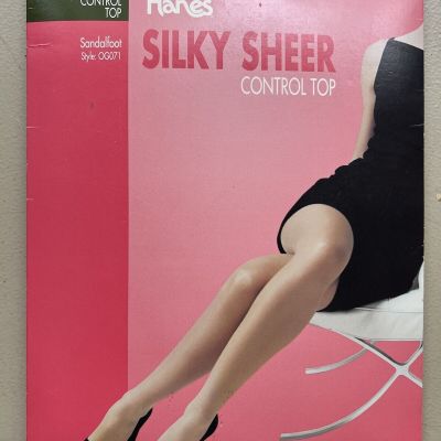 New Hanes Silky Sheer Control Top Sandalfoot Pantyhose Size AB Pearl OG071