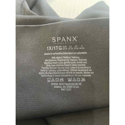 Spanx Women's Cropped Lamn Look at me Now Leggings Very Black Size 1X Slimming