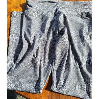 Women's Medium Workout Leggings.