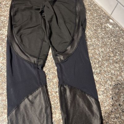 BCBG MAXAZRIA Black Stretch Legging/Workout Pant Medium Shiny And Mesh Leg