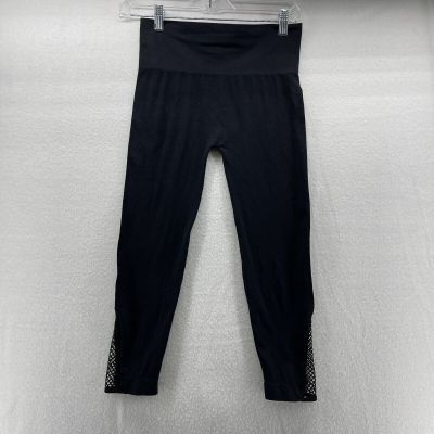 Renuar Size S/M Capri Legging Style# R1668 93perc Nylon 7perc Elastane Black