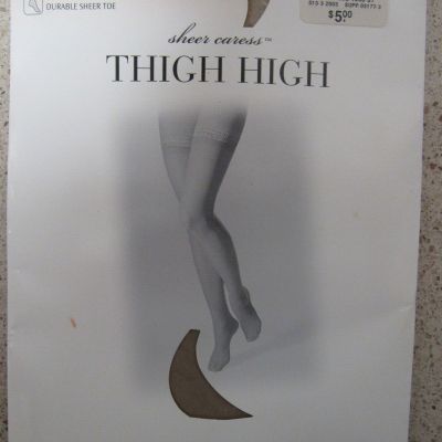 JC PENNEY SAND SILKY SHEER LACE TOP THIGH HIGH STOCKINGS SIZE AVERAGE NEW SISSY