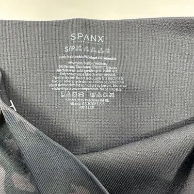 NWT Spanx Size Small S Cropped Lamn Leggings Black Camo NEW Workout Yoga