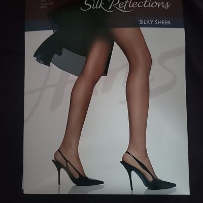 Hanes Silk Reflections Silky Sheer Control Top Pantyhose Size CD Travel Buff 718