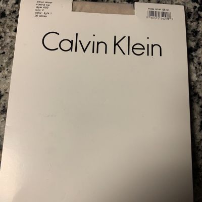 Calvin Klein Silken Sheer Control Top Pantyhose Style 669 Size 2 Light 2