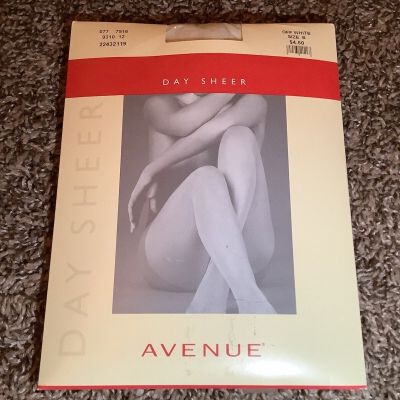 Vintage Avenue day sheer pantyhose, color off white, Plus size: B