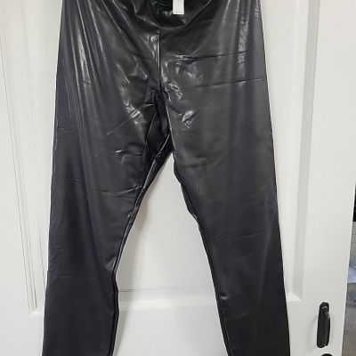Old Navy Item 408590 Women's Faux Leather Leggings, Size M - Black