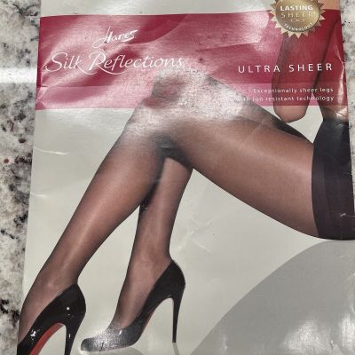 HANES Silk Reflections Barely Black Pantyhose~2010~ULTRA SHEER~Size IJ