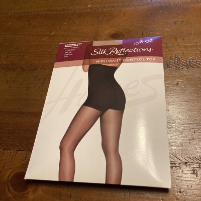 Hanes Silk Reflections Pantyhose CTRL Top Size CD little color