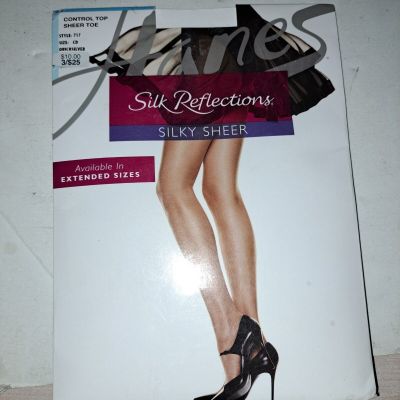 Hanes Silk Reflections Silky Sheer Control Top Stockings (#717 Sz C obicksilver)