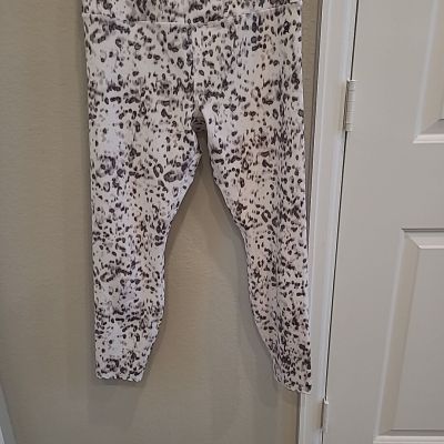 Good American Shiny White Leopard Print Crop Leggings Women Size (3)