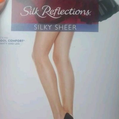 Hanes Silk Reflections Silky Sheer Panty Hose