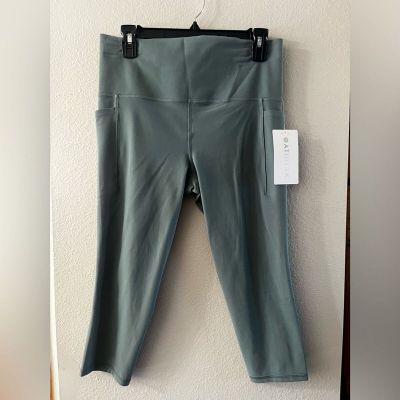 NEW Women’s Athleta SZ Large Capri Salutation Stash Pockets Cinch Workout