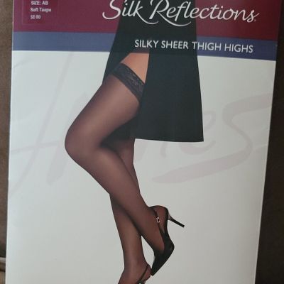 Hanes Silk Reflections Sandalfoot Soft Taupe Thigh-High Stockings Size AB sealed