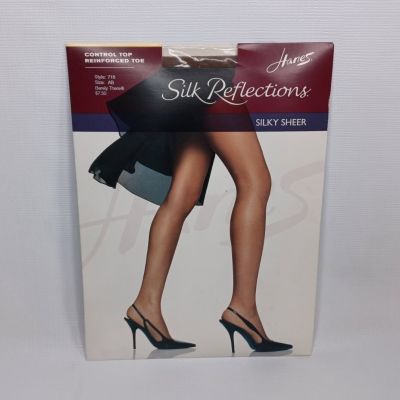 Hanes Silk Reflections Silky Sheer Style 718 Pantyhose Size AB Barely There New