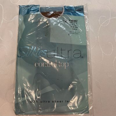 Silkies Ultra Control Top Pantyhose Large Barely Beige Made In USA Vintage 2003