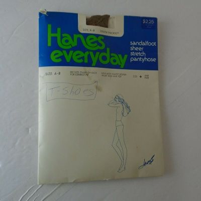New Vintage Hanes Everyday  Pantyhose Size A-B  South Pacific sheer stretch 1978