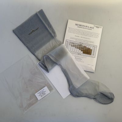 2 Pair 15 Dn Full Fashion Stockings Style 9650 By Secrets In Lace Lt Grey Size P