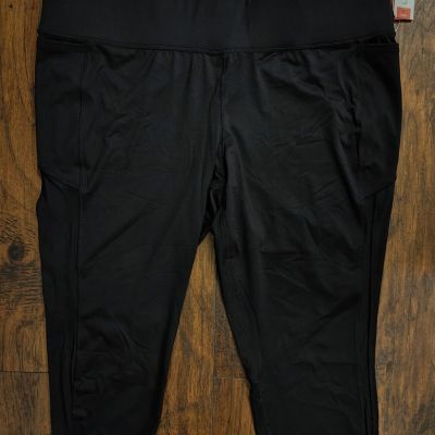 Livi Women’s Black Capri Leggings Size 26/28. Waist:44in
