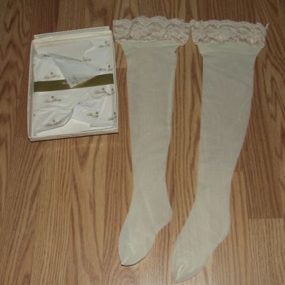NEW Victoria's Secret Hosiery Cream Lace Top Thigh High Stockings Small London