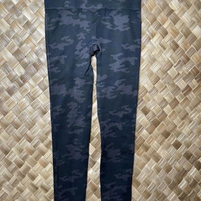 Spanx XS Black Camo Look At Me Now Leggings NWT