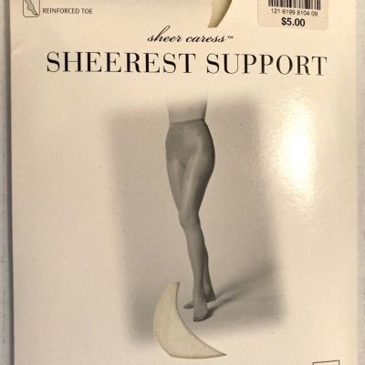 Sheer Caress, Sheerest Support Pantyhose. JC Penny # 6199. Size Long, Bone. PH12