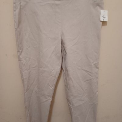 NWT! Style&Co comfort waist khaki beige cropped capri Pullon pants Women's sz Sm