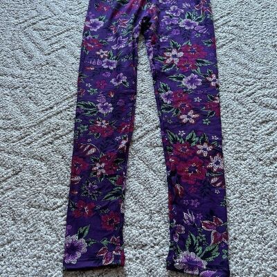 LuLaRoe Leggings One size Red And Pink Flowers On Dark Purple Background