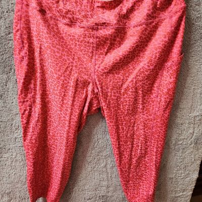New Torrid Bright Pink Leopard print pedal pusher knit leggings 5 5X 28