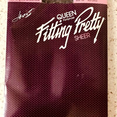 Vintage Hanes Fitting Pretty Queen Barely There Pantyhose Size 5X Barely Black