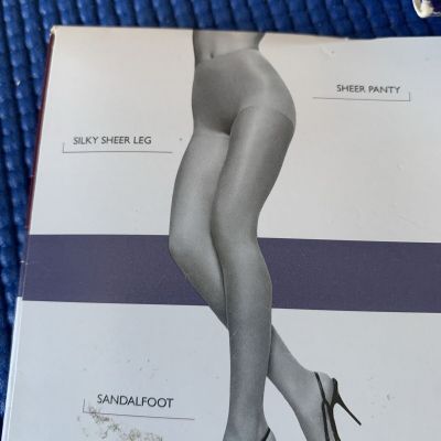 Hanes Silk Reflections Pantyhose Silky Sheer Reinforced Toe Sz EF Gray Mist