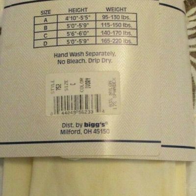Preferred Basic Ivory  Colored  Women's Tights #752 Size C Nylon and Spandex New