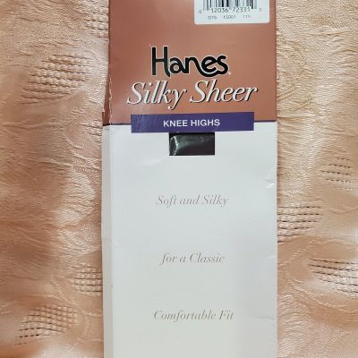 HANES Knee High Silky Sheer Stockings GENTLE BROWN 2 Pair 90-195 Lbs Y2K