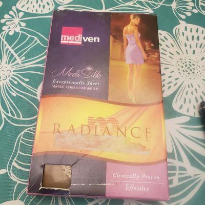 Mediven Radiance PETITE Calf High Compression 20-30 Stockings  Size II 2 BEIGE